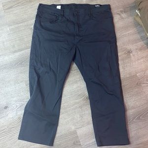 Men’s W44 L30 Khaki Pants